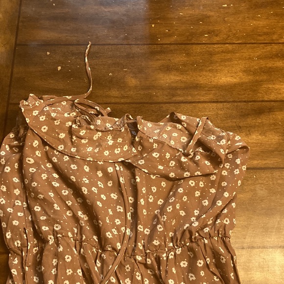 Jumpsuit  never warn smoke free home - Picture 2 of 4